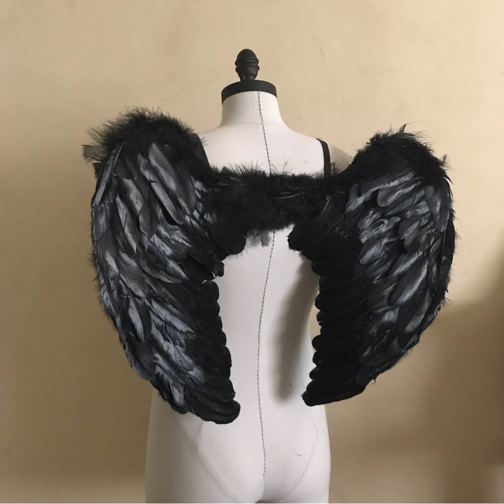 Black Angel Wings - Picture 1 of 3